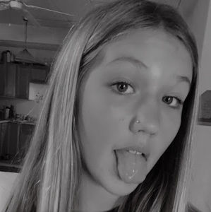 Meet your Posher, Ava